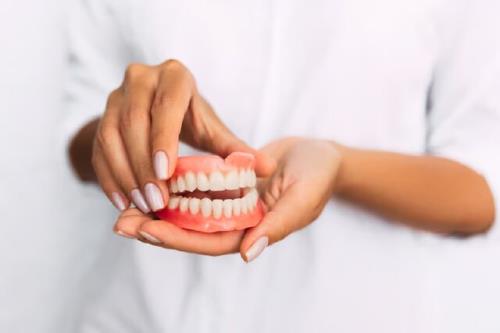 بازسازی استخوان های بدن با بهره گیری از سلول های بنیادی دندان